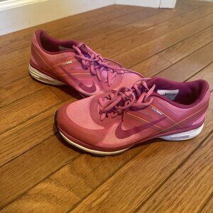 Nike Dual Fusion TR 2 flywire Women’s size 7.5, pink magenta